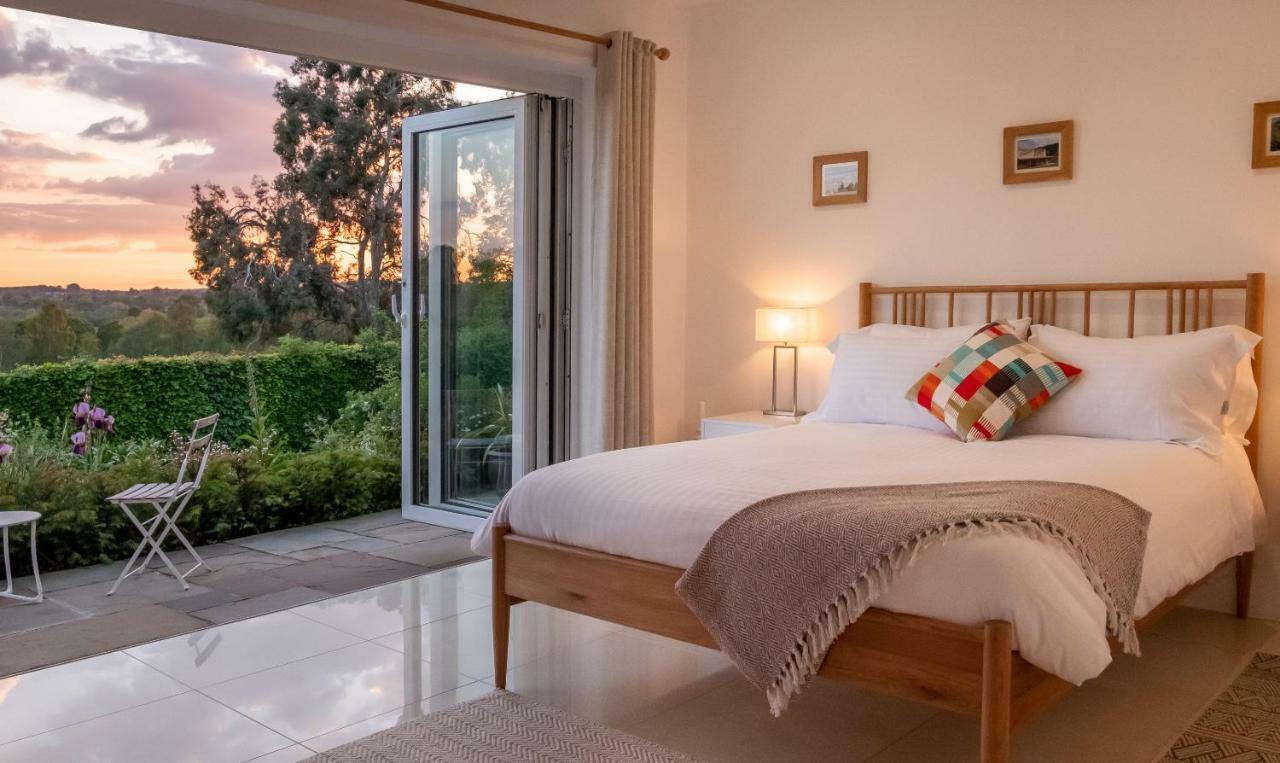 Meadow Cottage Bed & Breakfast Hawkhurst Exterior photo